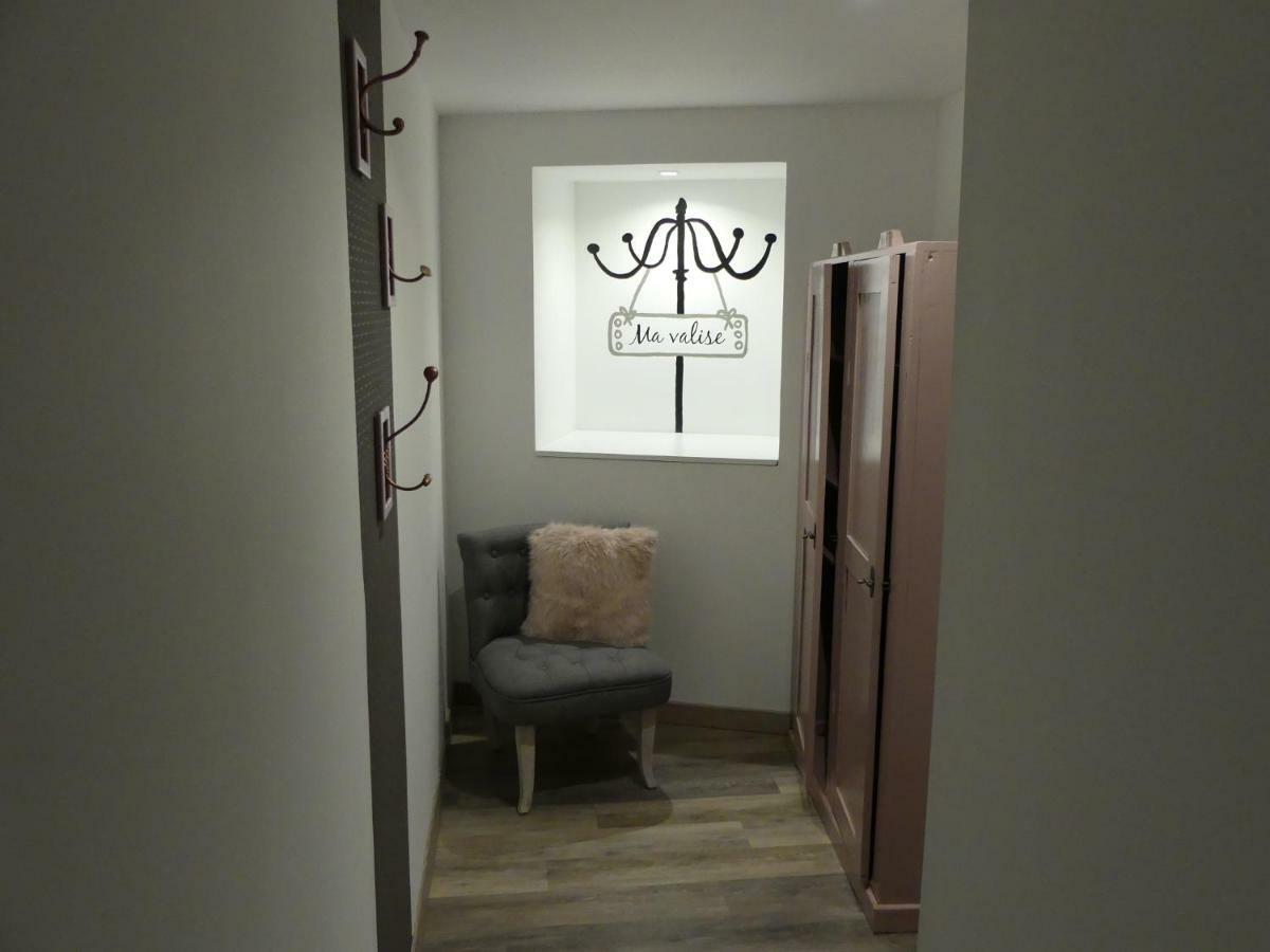 Entre Nous - La Poste Apartment โซมูร์ ภายนอก รูปภาพ