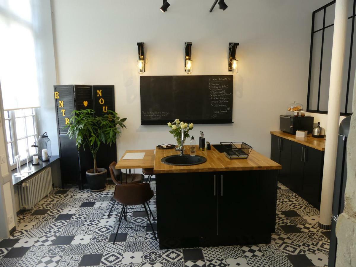 Entre Nous - La Poste Apartment โซมูร์ ภายนอก รูปภาพ