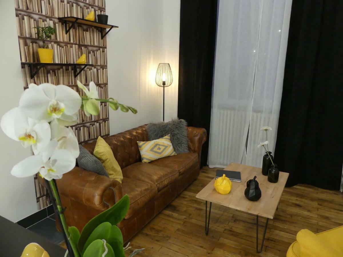 Entre Nous - La Poste Apartment โซมูร์ ภายนอก รูปภาพ